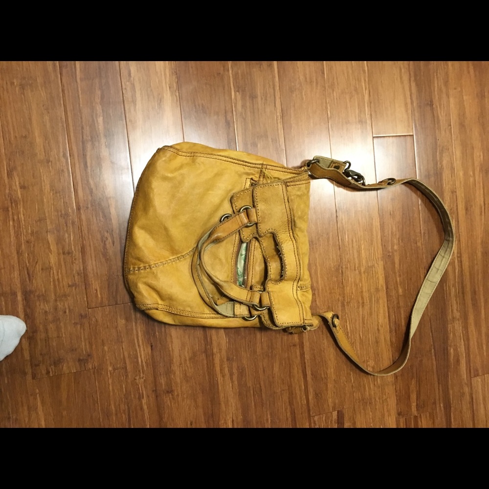Lucky brand purse